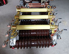 戶外高壓跌落（luò）式熔斷器RW11-100a令克開關10kv~12kv陶瓷保（bǎo）險開（kāi）關